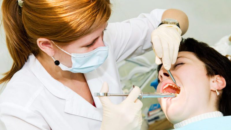 اغلب دندانپزشکان از چه موادی جهت بی‌ حسی دندان استفاده می کنند؟